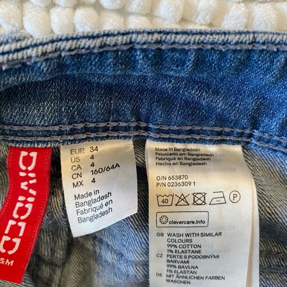 Capri Jeans - Picture 4 of 4